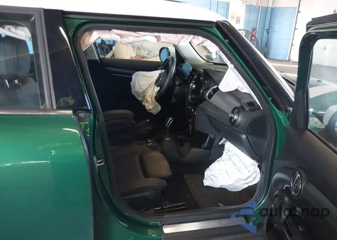 2024 Mini Cooper S z USA, uszkodzony, nr VIN WMW53DK03R2U84195